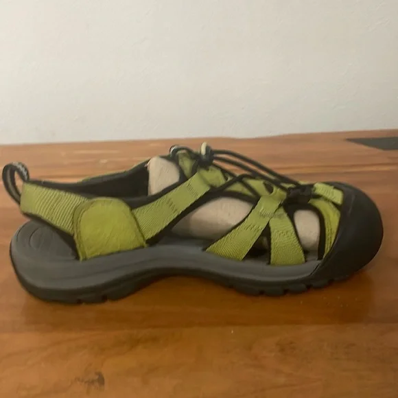 KEEN Waterproof Sandals Size 8 - Picture 6 of 11